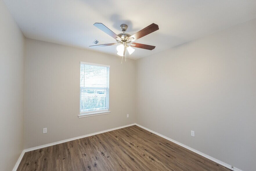 Building Photo - 22314 Albee Dr