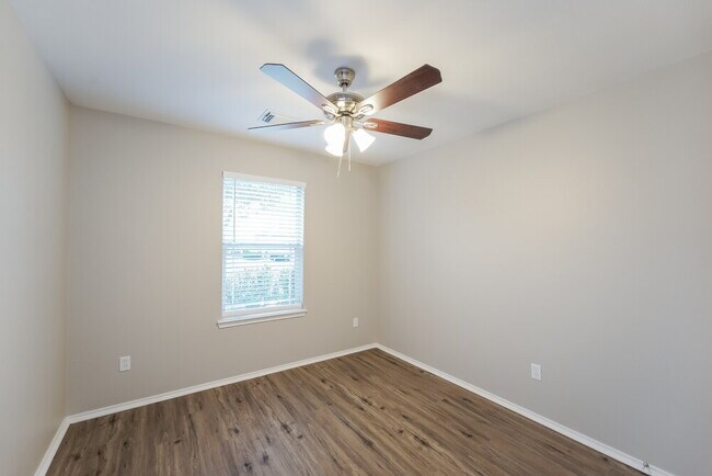 Building Photo - 22314 Albee Dr