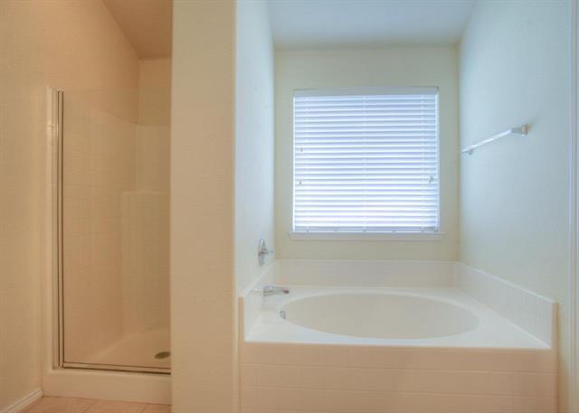Building Photo - 3733 Verde Dr