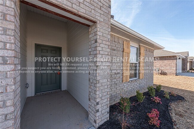 Building Photo - 3031 Laredo Ln