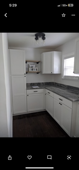 Building Photo - 627 Hawthorn Ave