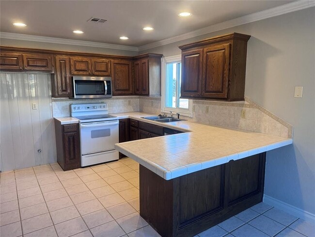 Building Photo - 5104 Triplett Rd