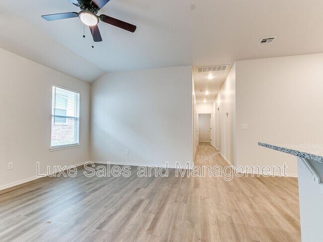 Building Photo - 3801 Franks Wy