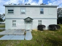 Building Photo - 1717 Lindsey Rd