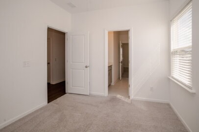 Building Photo - Spacious 4BR Single-level Home with Open Floor Plan & 2-Car Garage