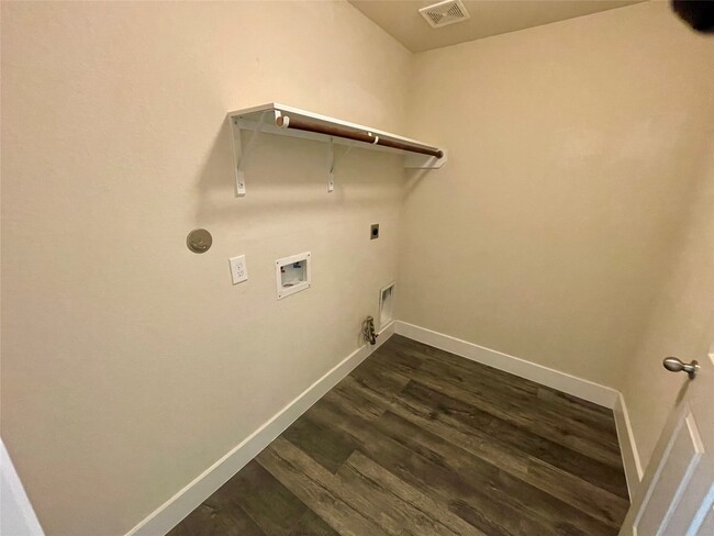 Building Photo - 4903 Spring Showers Ct