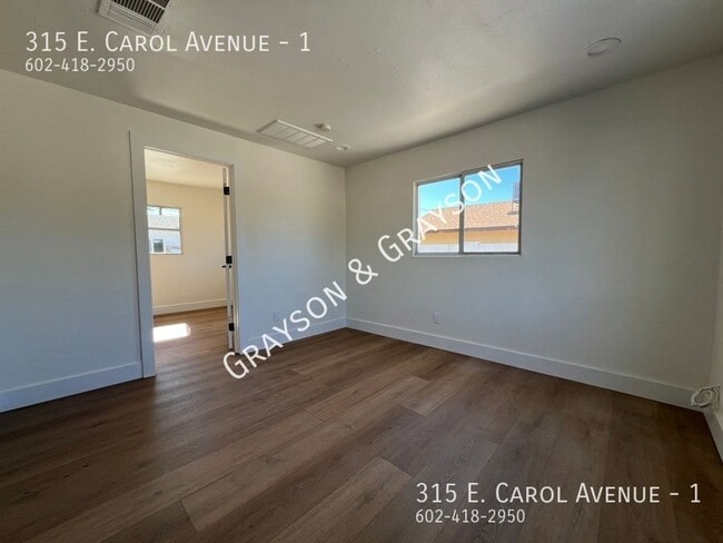 Building Photo - 315 E Carol Ave