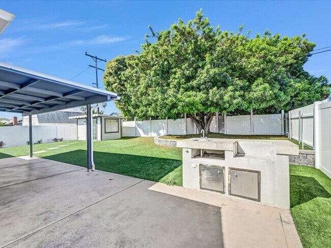 Building Photo - Beautiful 3 BD, 1.5 BA Remodeled Home in North Clairemont!