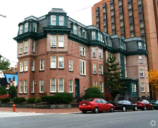 Building Photo - Hill Crest