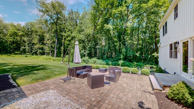 Building Photo - Updated Cape-Style Home Near Sherwood & Si...