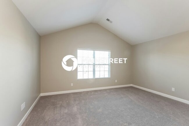 Building Photo - 3 Bedroom Pet-Friendly Home in Charlotte, NC with Main Street Renewal