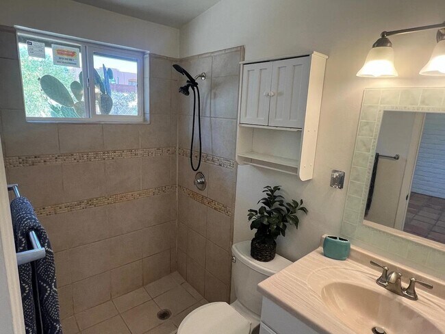 Building Photo - 7410 N Patriot Dr