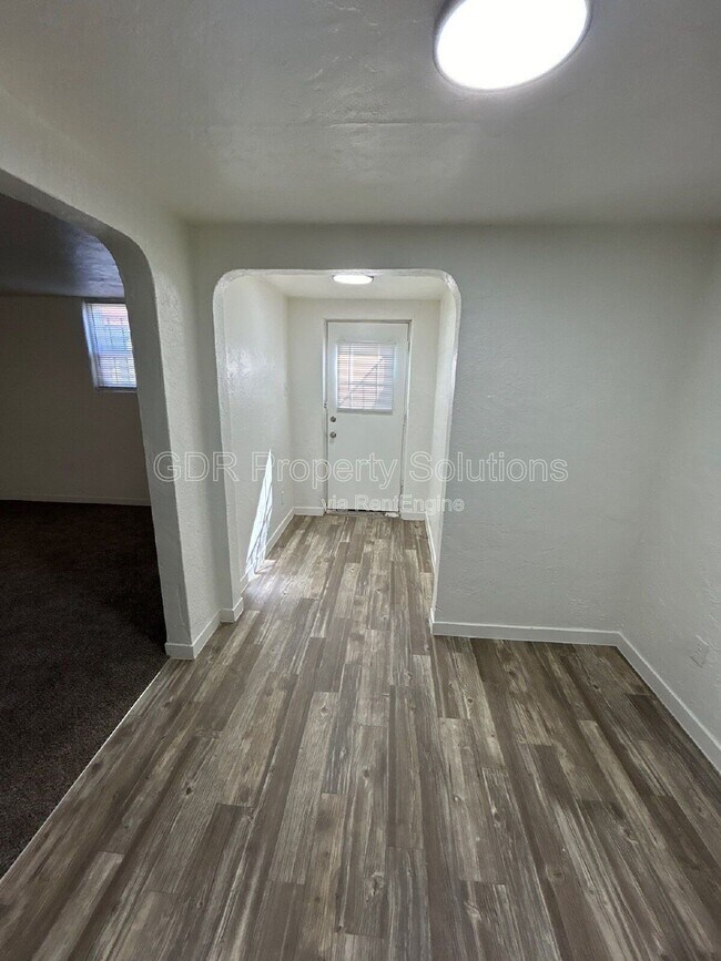 Building Photo - 3209 Burton Ave SE