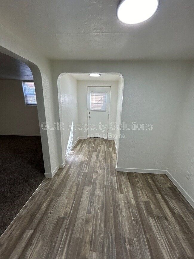 Building Photo - 3219 Burton Ave SE