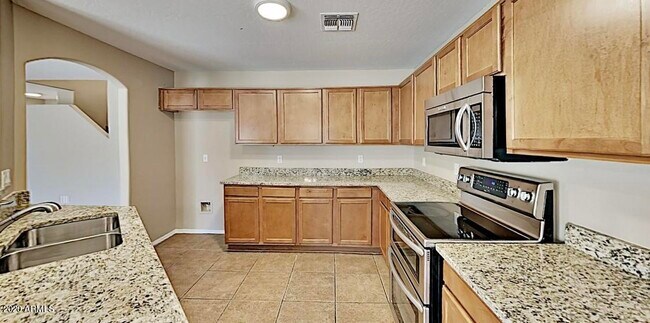 Building Photo - 162 S 223rd Ave