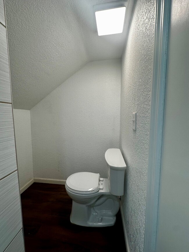 Building Photo - 704 Espolon Dr