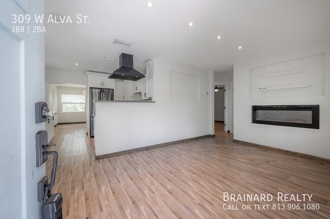 Building Photo - 309 W Alva St