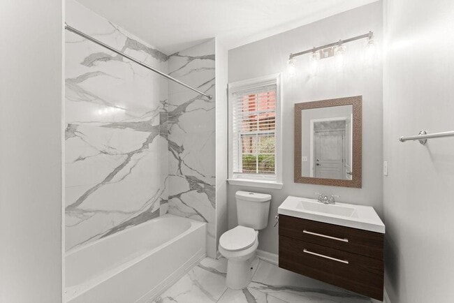 Building Photo - 2876 Overlook Way NE