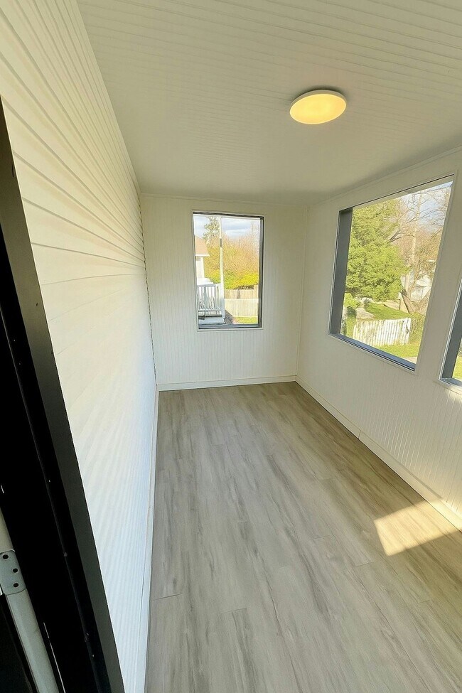 Building Photo - 800 Carpenter St