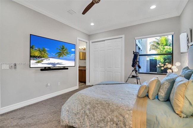 Building Photo - 9728 Bozzano Dr