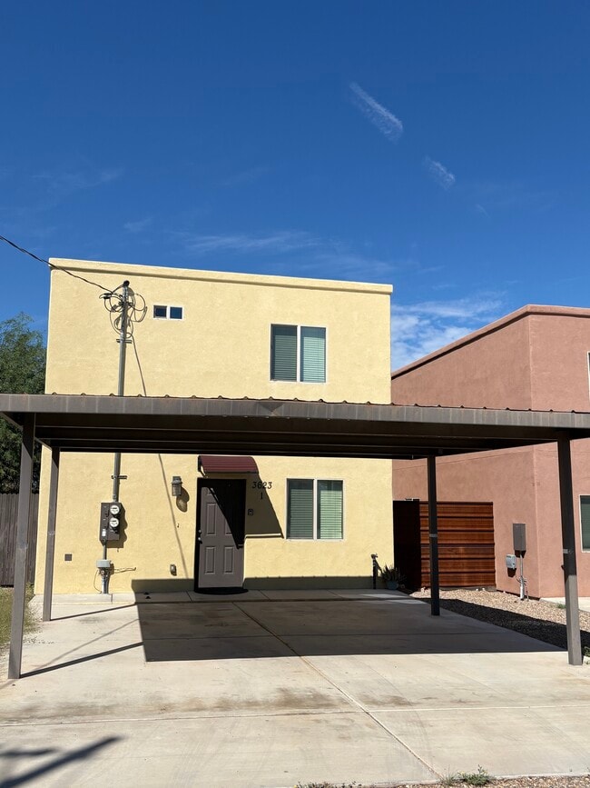 Building Photo - 3623 E Bellevue St