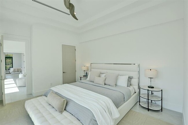 Building Photo - 1111 SE 9th Ave