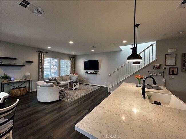 Building Photo - 631 S Brampton Ave