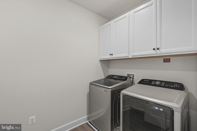 Building Photo - 7528 Zoe Ln