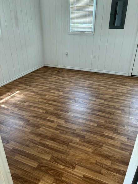 Building Photo - 930 County Rd 3390