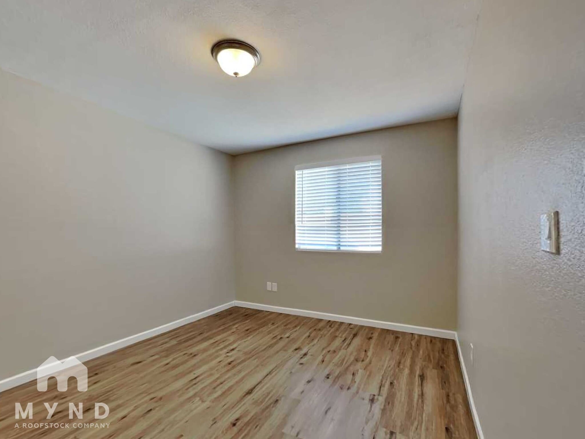 Building Photo - 8336 N 105th Ln