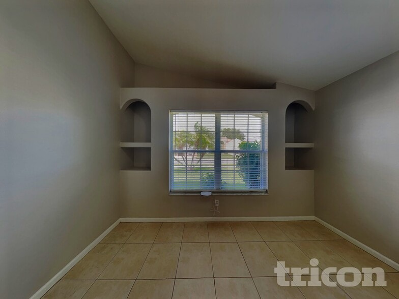 Building Photo - 6637 Shadow Oak Ln