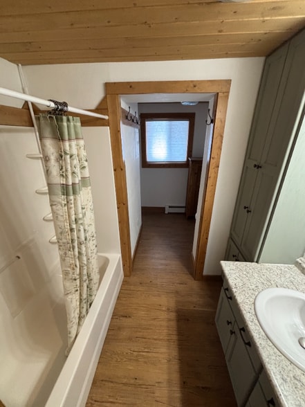 Building Photo - 207 Miles Ave