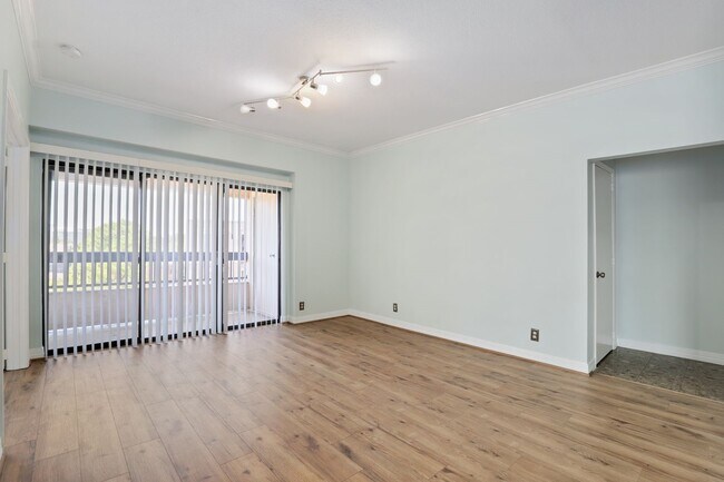 Building Photo - 2209 S Braeswood Blvd
