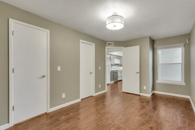 Building Photo - 980 S Dawson Way