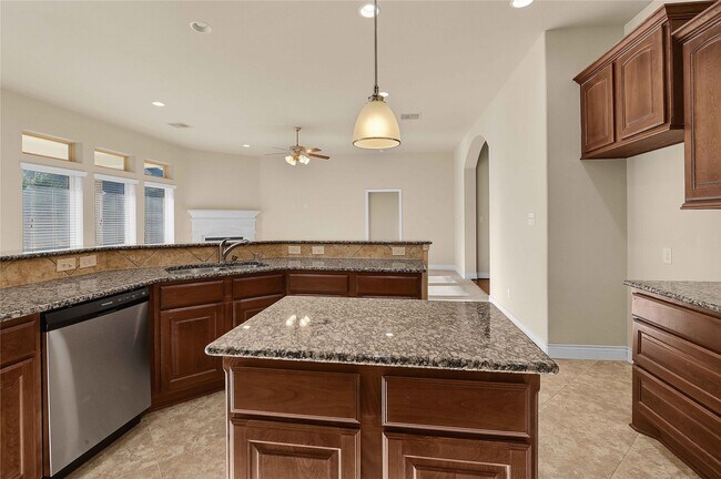 Building Photo - 28011 Hallimore Dr