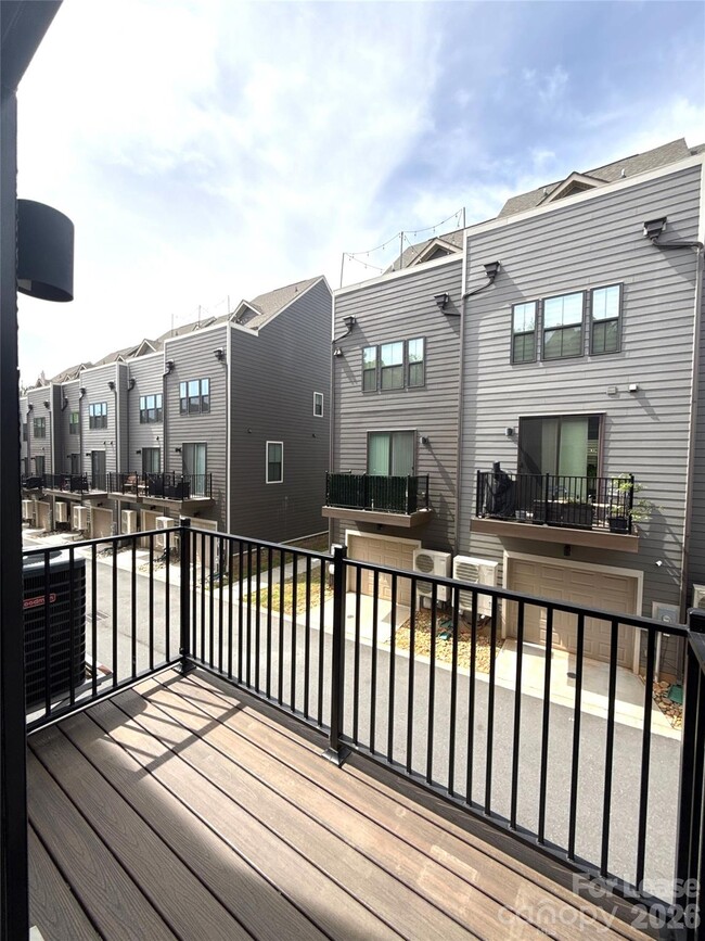 Building Photo - 324 Chattooga Wy