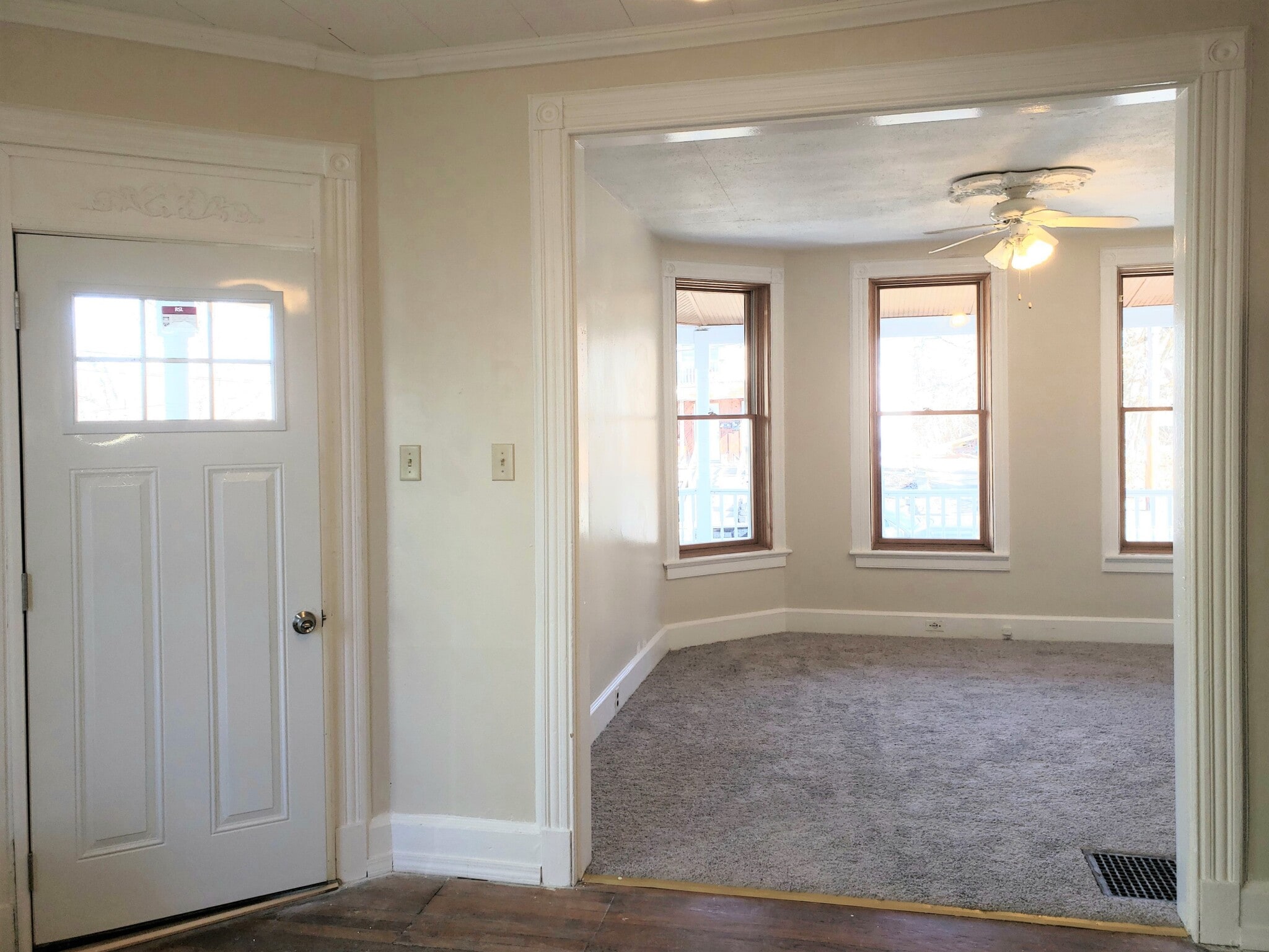 interior front door - 4 High St