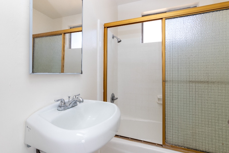 Building Photo - 410 W Regent St