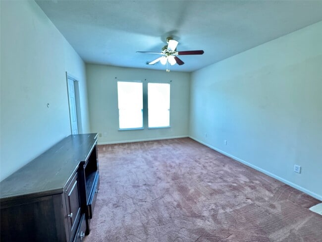 Building Photo - 12905 Meadow Springs Dr