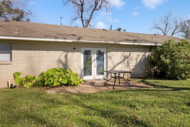 Building Photo - 238 Sleepy Hollow Dr