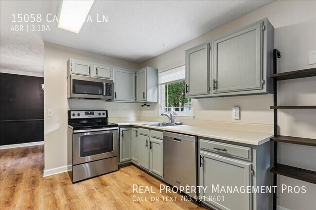 Building Photo - 15058 Camellia Ln