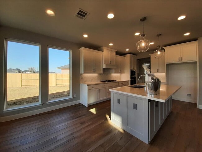 Building Photo - 7575 Pemberley Ct