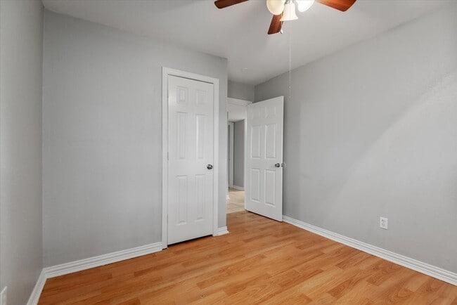 Building Photo - 1935 Barnsley Ln