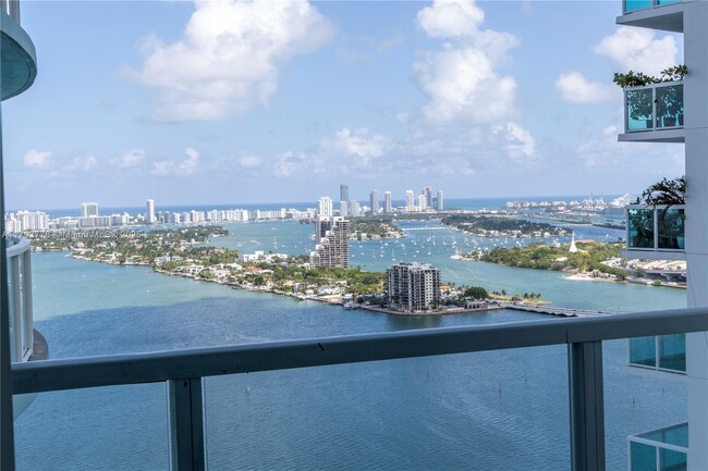 Building Photo - 1900 N Bayshore Dr