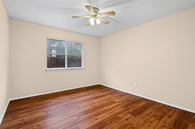 Building Photo - 716 Meadow View Dr
