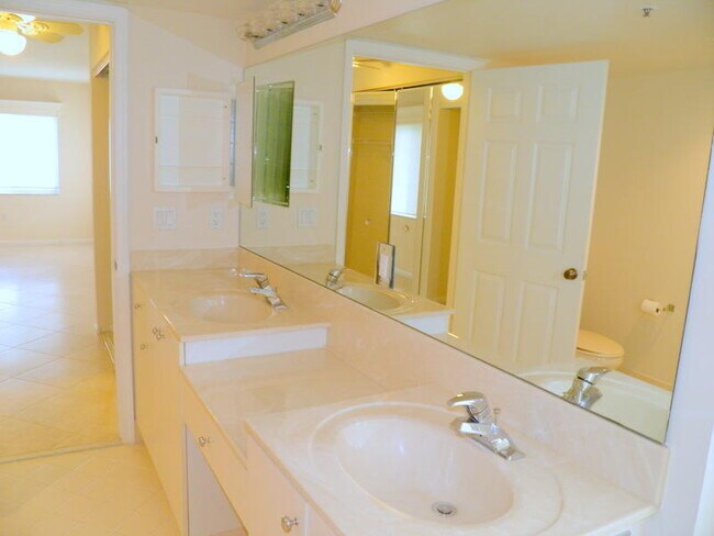 Building Photo - 5749 Gemstone Ct