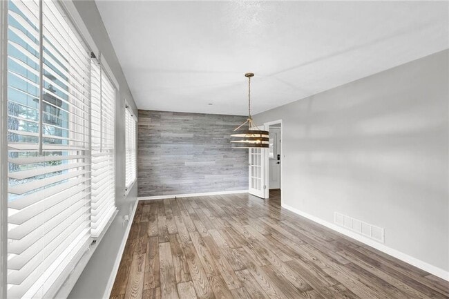 Building Photo - 3925 Chicamauga Dr