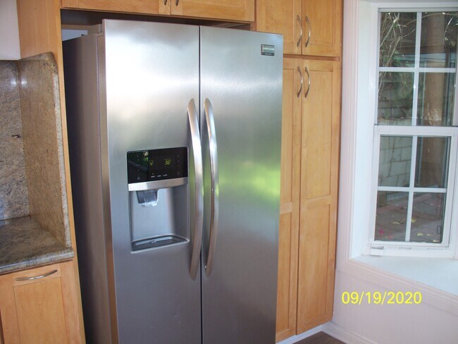 Building Photo - 7339 W 91st St