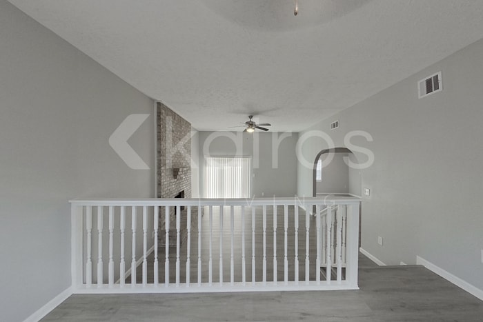 Building Photo - 10405 Barada St