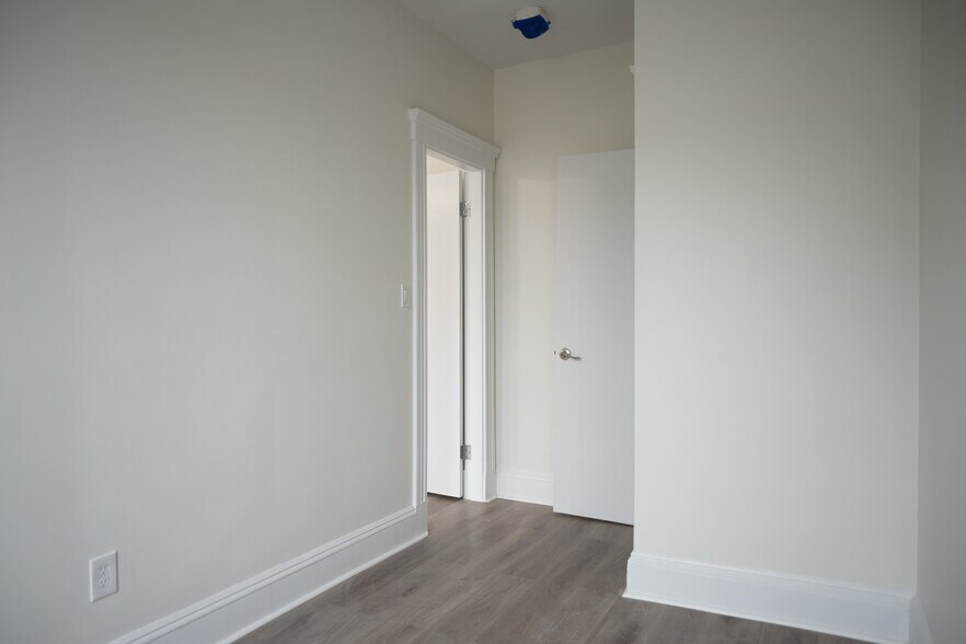 2nd room/office space - 374 Chestnut Hill Ave